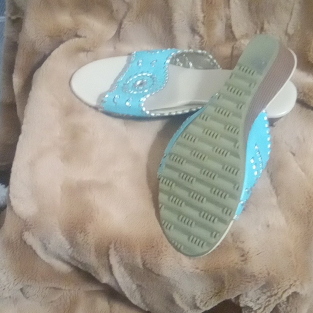 Shoes - Picture 3 of 4